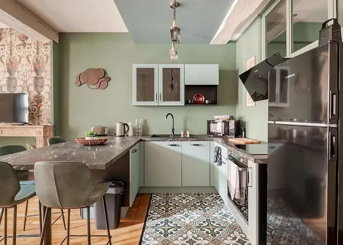 Apartment Owl Prestige *