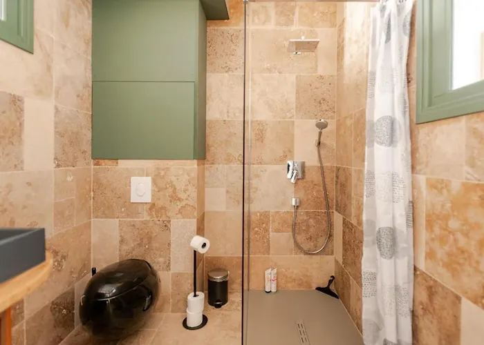 Owl Prestige Apartment